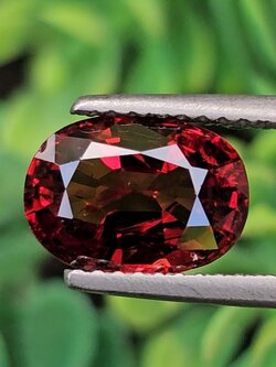 พลอย สปิเนล (Spinel) 2.45 กะรัต (Cts.) ดิบ (Unheated) พลอยแท้ อัญมณีมงคลประจําวันเกิด เครื่องประดับพลอย