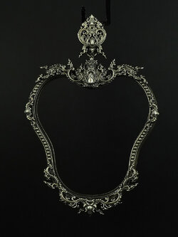 (แบบที่22) กรอบเนื้อไวท์บรอนซ์ชุบซาติน สำหรับองค์พระขนาด ความสูง 5 เซนติเมตร ความกว้าง 4.5 เซนติเมตร