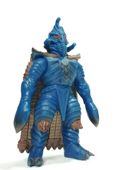 ซอฟ 4 นิ้ว ขนาดตามรูป มนุษย์ดาวเทมเพอเรอร์ รุ่นใหม่ ( ex alien temperror)จากอุลตร้าแมน เมบิอุส ภาค6พี่น้องอุลตร้า ค่อนข้างหายากสภาพดี มีรอยบ้าง