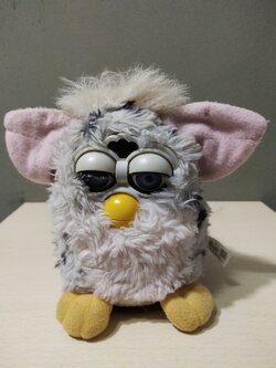 มีหลายภาพ***ระบบไฟใช้ไม่ได้แล้ว ขนตาด้านขวาติดอยู่ลึกกว่าด้านซ้าย วินเทจ เฟอร์บี้ แบรนด์ Tiger Vintage Furby ปี 1990