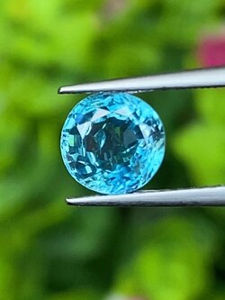 พลอย เพทาย Natural Zircon 2.12 กะรัต (Cts.) พลอยแท้อัญมณีมงคล ประจําวันเกิด เครื่องประดับพลอย