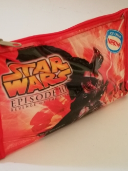 Revenge of the Sith กระเป๋าพลาสติกใส, ขอบและซิปแดงลายดาร์ธ เวเดอร์(Darth Vader) ไอศครีมเนสเล่