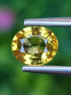 พลอย บุษราคัม yellow sapphire 1.00 กะรัต (Cts.) พลอยแท้ อัญมณีมงคลประจําวันเกิด เครื่องประดับพลอย