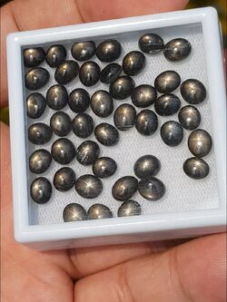 พลอย แบล็ค สตาร์ แซฟไฟร์ Black Star Sapphire 47.85 กะรัต (Cts.) 42 เม็ด (Pcs.) ดิบ Unheated พลอยแท้ อัญมณีมงคลประจําวันเกิด เครื่องประดับพลอย