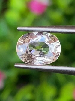 พลอย บุษราคัม (yellow sapphire) 1.59 กะรัต (Cts.) ดิบ (Unheated) พร้อมใบเซอร์ พลอยแท้ อัญมณีมงคลประจําวันเกิด เครื่องประดับพลอย