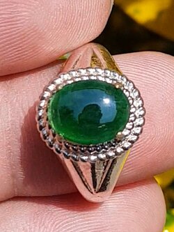 หยก พม่า แท้ Jade แหวนหยก 翡翠戒指 (Jadeite ring) 1.23 กะรัต (Cts.) ดิบ ไม่ผ่านการปรับปรุง (Type A) พม่า (Myanmar)