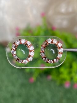 หยก พม่า แท้ Jade ต่างหูหยก (jadeite) ดิบ ไม่ผ่านการปรับปรุง (Type A) พม่า (Myanmar)