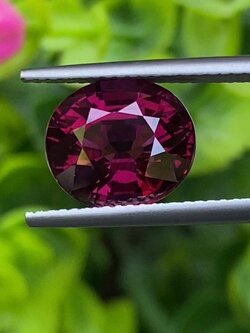 พลอย โรโดไลต์ กาเน็ท Rhodolite Garnet 5.23 กะรัต Cts.พลอยแท้ อัญมณีมงคลประจําวันเกิด เครื่องประดับพลอย