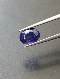 พลอย ไพลิน Blue Sapphire 2.05 กะรัต (Cts.) พลอยแท้ อัญมณีมงคลประจําวันเกิด เครื่องประดับพลอย