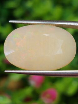 พลอย ไวท์ โอปอล White Opal 12.80 กะรัต (Cts.) พลอยแท้ อัญมณีมงคลประจําวันเกิด เครื่องประดับพลอย