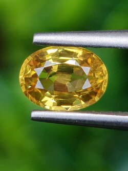 พลอย บุษราคัม yellow sapphire 1.05 กะรัต (Cts.) พลอยแท้ อัญมณีมงคลประจําวันเกิด เครื่องประดับพลอย