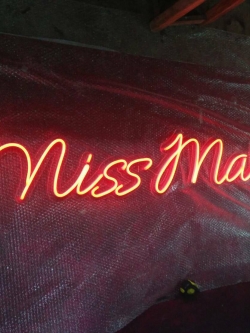 ป้ายไฟดัด สีส้ม - Miss Markee