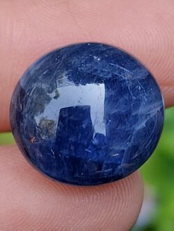 พลอย ไพลิน Blue Sapphire 21.16 กะรัต (Cts.) ดิบ (Unheated) พลอยแท้ อัญมณีมงคลประจําวันเกิด เครื่องประดับพลอย