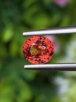 พลอย ออเรนจ์ แซฟไฟร์ Orange Sapphire 1.36 กะรัต (Cts.) พลอยแท้ อัญมณีมงคลประจําวันเกิด เครื่องประดับพลอย