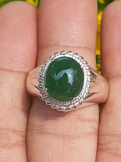 หยก พม่า แท้ Jade แหวนหยก 翡翠戒指 (Jadeite ring) 3.42 กะรัต (Cts.) (Size) 61 ดิบ ไม่ผ่านการปรับปรุง (Type A) พม่า (Myanmar)