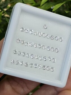 พลอย ขาว ไวท์ แซฟไฟร์ White Sapphire 41 เม็ด 3.01 กะรัต (Cts.) พลอยแท้ อัญมณีมงคลประจําวันเกิด เครื่องประดับพลอย