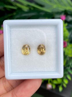 พลอย เพทาย Natural Zircon 2 เม็ด (Pcs.) 4.08 กะรัต (Cts.) พลอยแท้อัญมณีมงคล ประจําวันเกิด เครื่องประดับพลอย