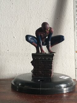 ของสะสมสไปเดอร์แมน Spiderman ท็อปเปอร์แก้วน้ำโรงหนัง สไปเดอร์แมน Spider Man นั่งหลังคาตึก