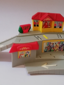 ของสะสม Mac Donal, Drive Through Station ใช้เล่นกับรถเหล็ก ขนาดประมาณ 1:64 ได้