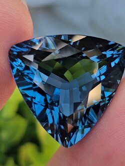 พลอย บลู โทแพซ (Blue Topaz) 23.80 กะรัต (Cts.) พลอยแท้ อัญมณีมงคลประจําวันเกิด เครื่องประดับพลอย