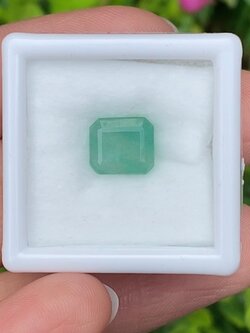 พลอย มรกต Natural Emerald แซมเบีย 2.17 กะรัต (Cts.) พลอยแท้ อัญมณีมงคลประจําวันเกิด เครื่องประดับพลอย