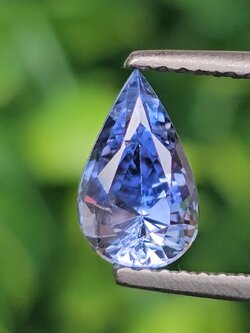 พลอย ไพลิน (Blue Sapphire) 1.55 กะรัต (Cts.) ดิบ (Unheated) พร้อมใบเซอร์ พลอยแท้ อัญมณีมงคลประจําวันเกิด เครื่องประดับพลอย