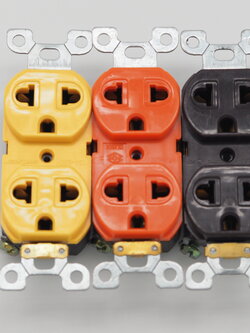 ปลั๊กแฝด 2 ช่อง สีดำ สีส้ม สีเหลือง