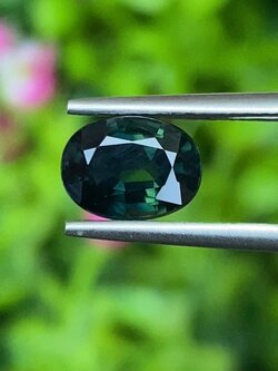 พลอย เขียวส่อง Green Sapphire 2.26 กะรัต (Cts.) เผาเก่า พลอยแท้ อัญมณีมงคลประจําวันเกิด เครื่องประดับพลอย