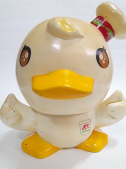 ซอฟแข็ง*** มีตำหนิตามภาพ พรีเมี่ยมงานโชว์ เป็ดเอ็มเคMKสุกี้(2) งานเก่า สภาพดีพอใช้ มีรอยบ้างขนาดใหญ่หนักแข็ง ขนาดตามรูป แยกหัวได้