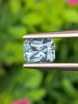 พลอย เพทาย (Zircon) 0.94 กะรัต (Cts.) พลอยแท้ อัญมณีมงคลประจําวันเกิด เครื่องประดับพลอย