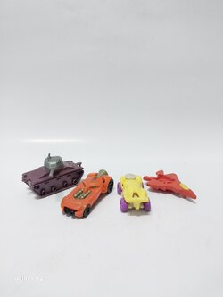 มีหลายภาพ เซตรถของเล่นแถมขนม ของมีตามภาพ ขนาดประมาณ 2 นิ้วตามภาพ