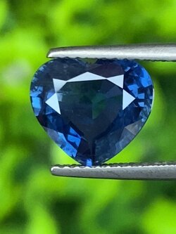 พลอย ไพลิน Blue Sapphire 3.24 กะรัต (Cts.) ดิบ (Unheated ) พร้อมใบเซอร์ พลอยแท้ อัญมณีมงคลประจําวันเกิด เครื่องประดับพลอย