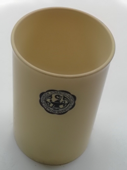 ของเก่าสะสม แก้วน้ำพลาสติกขนาดเล็ก ของสะสมจากADVENTIST HOSPITAL ของเก่ามีตำหนิ โปรดตรวจสอบทุกภาพ