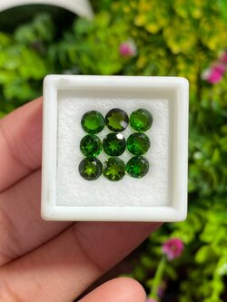 พลอย โครม ไดออพไซด์ Chrome Diopside 3.44 กะรัต (Cts.) 9 เม็ด พลอยแท้ อัญมณีมงคลประจําวันเกิด เครื่องประดับพลอย