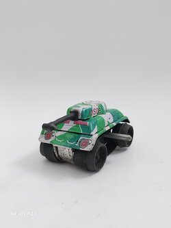 มีหลายภาพ รถถังสังกะสีของเล่นเก่า ** ของมีตามภาพ