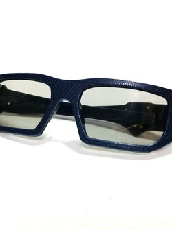 แว่น 3D จากภาพยนตร์ MAN OF STEEL มีถุงผ้า, ถุงพลาสติกใน, ตัวแว่นของครบ สภาพดี ถุงแกะแล้ว ปัจจุบันหาครบๆยาก