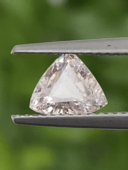 พลอย ขาว ไวท์ แซฟไฟร์ White Sapphire 1.20 กะรัต (Cts.) ดิบ Unheated พลอยแท้ อัญมณีมงคลประจําวันเกิด เครื่องประดับพลอย