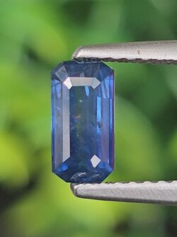 พลอย ไพลิน Blue Sapphire 1.04 กะรัต (Cts.) พลอยแท้ อัญมณีมงคลประจําวันเกิด เครื่องประดับพลอย
