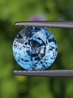 พลอย เพทาย Natural Zircon 4.17 กะรัต (Cts.) พลอยแท้ อัญมณีมงคลประจําวันเกิด เครื่องประดับพลอย