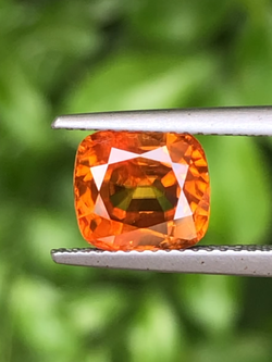 พลอย เพทาย Natural Zircon 4.18 กะรัต (Cts.) พร้อมใบเซอร์ พลอยแท้ อัญมณีมงคลประจําวันเกิด เครื่องประดับพลอย