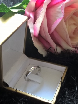 แหวน งาน Costume Jewelry เพชร CZ Premium grade รุ่น Classic Love แบรนด์ Shali