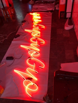 ป้ายไฟนีออนดัด chilld Gye Gye Gye