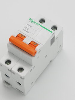 เมนเซอร์กิตเบรกเกอร์ Schneider 2P - 16A