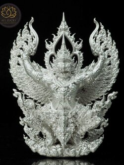 พญาครุฑทวียศ เนื้อเงินวาว ขนาด 3.8 X 2.8 เซนติเมตร