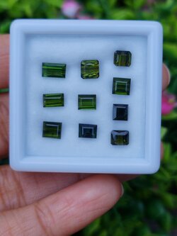 พลอย กรีน ทัวร์มารีน (Green Tourmaline) 6.22 กะรัต (Cts.) 10 เม็ด (Pcs.) อัญมณีมงคลประจําวันเกิด เครื่องประดับพลอย