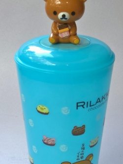 Collectible Plastic Grass"Brown Rilakkuma Topper on the Blue Cute Printed Grass" ,ของสะสมจาก7-11 แก้วพลาสติกสีฟ้าพิมพ์ลายน่ารัก พร้อมท๊อปเปอร์ หมีรีลัคคุมะสีน้ำตาล