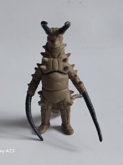 ซอฟ 5-5.5 นิ้ว สัตว์ประหลาด คูดอน จากอุลตร้าแมนแจ๊ค มือสอง สภาพดี มีรอยบ้าง มีปั๊มใต้เท้า