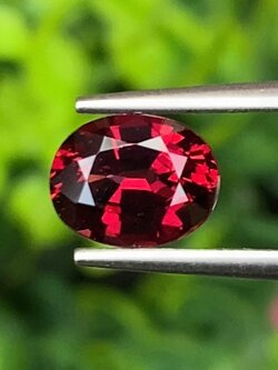 พลอย โรโดไลต์ กาเน็ท Rhodolite Garnet 2.00 กะรัต Cts.พลอยแท้ อัญมณีมงคลประจําวันเกิด เครื่องประดับพลอย