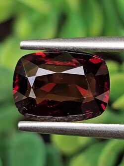 พลอย สปิเนล (Spinel) 1.74 กะรัต (Cts.) ดิบ (Unheated) พลอยแท้ อัญมณีมงคลประจําวันเกิด เครื่องประดับพลอย