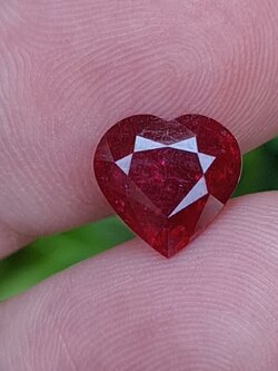 พลอย ทับทิม Ruby Sapphire 3.56 กะรัต (Cts.) พร้อมใบเซอร์ พลอยแท้ อัญมณีมงคลประจําวันเกิด เครื่องประดับพลอย